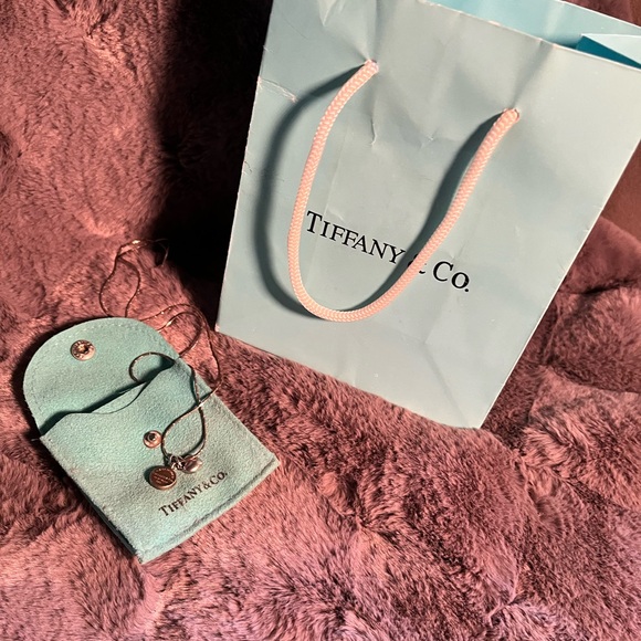 Meet your Posher, Jennifer - Picture 7 of 12